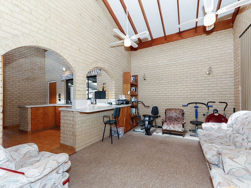 40 Illawarra Crescent, Ballajura WA 6066