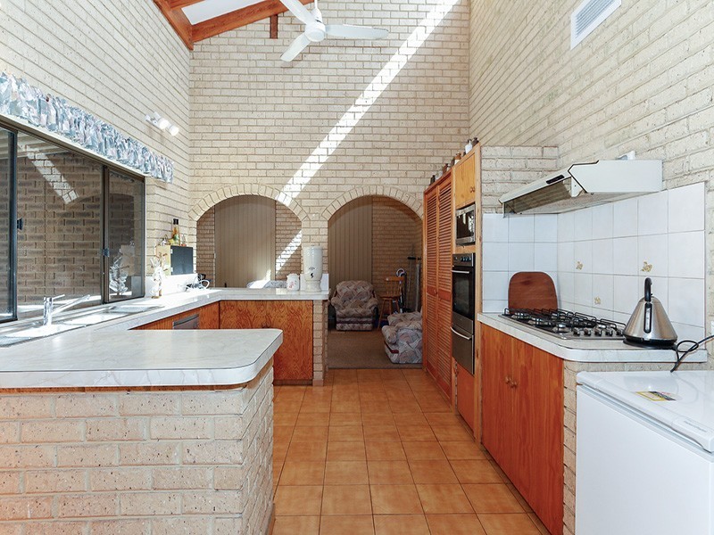 40 Illawarra Crescent, Ballajura WA 6066