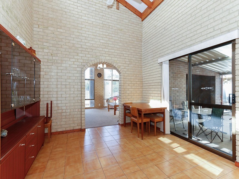 40 Illawarra Crescent, Ballajura WA 6066