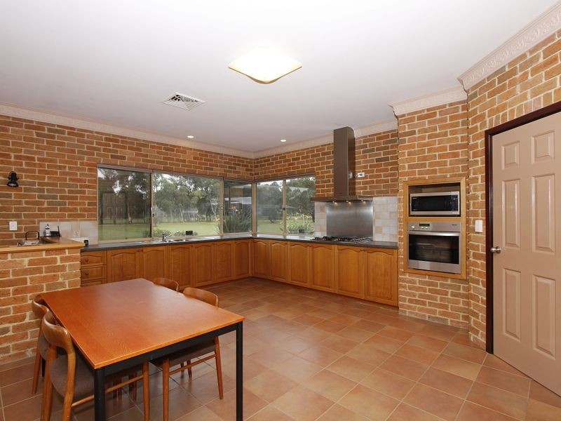 21 Corte Close, Brigadoon WA 6069