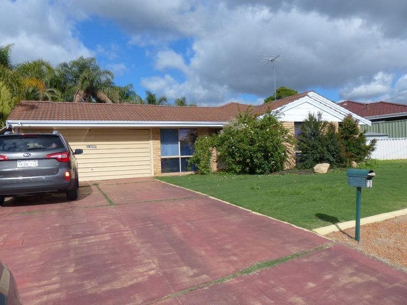 13 Balmain Road, Greenmount WA 6056