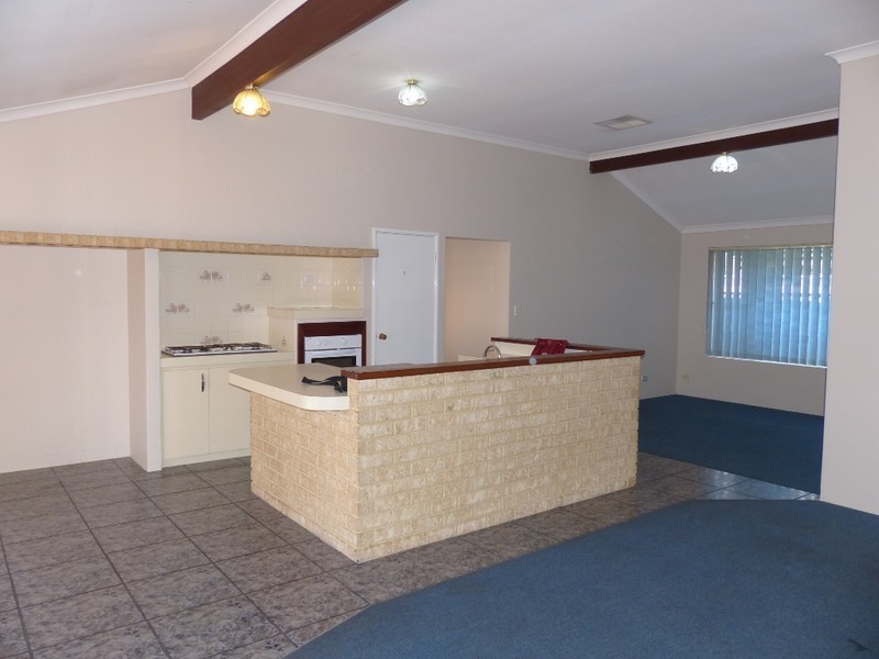 6 Yeates Lane, Stratton WA 6056