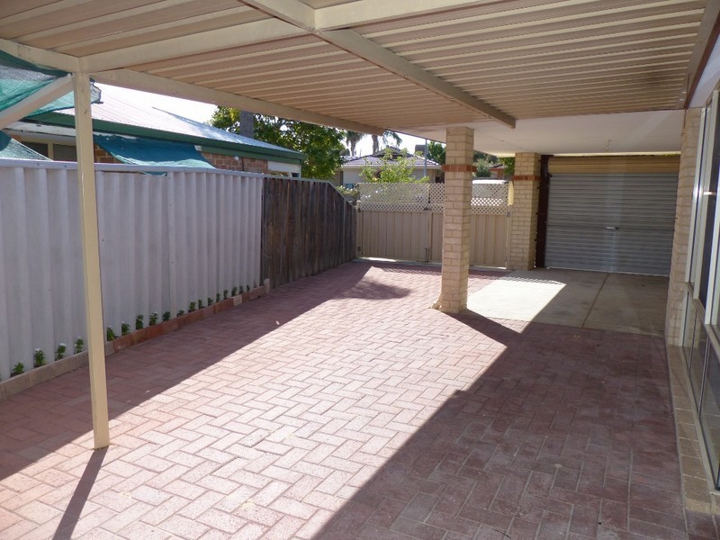 6 Yeates Lane, Stratton WA 6056