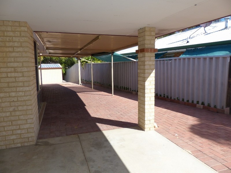 6 Yeates Lane, Stratton WA 6056