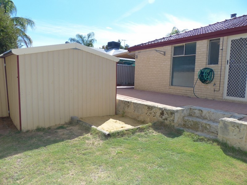 6 Yeates Lane, Stratton WA 6056