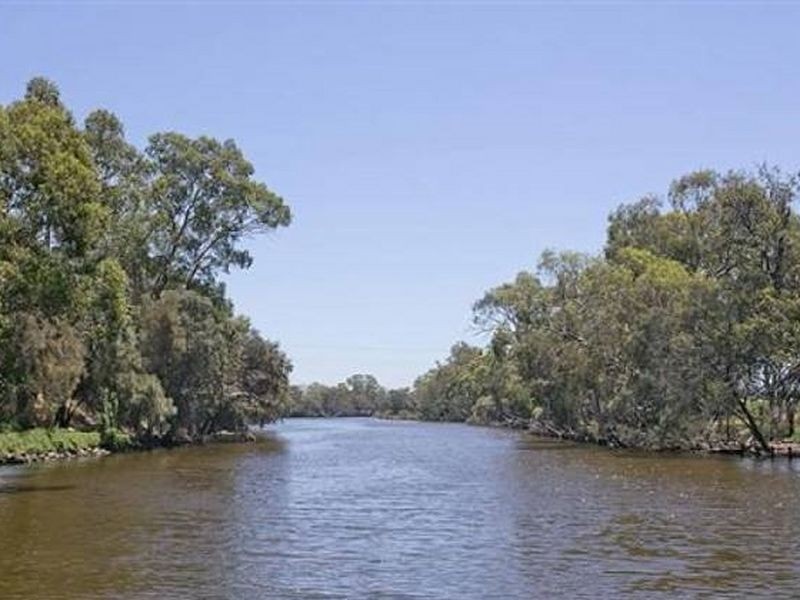 24 Ford Street, Baskerville WA 6056