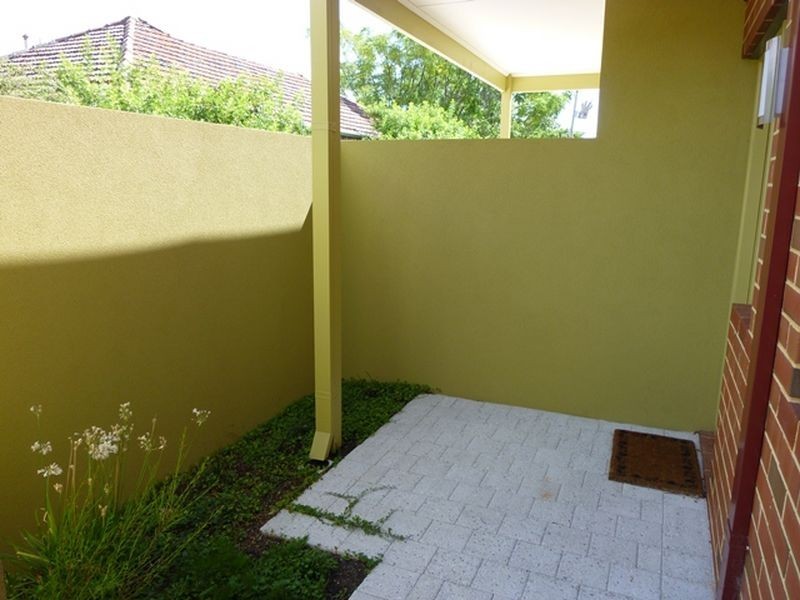 2/62 Sayer Street, Midland WA 6056