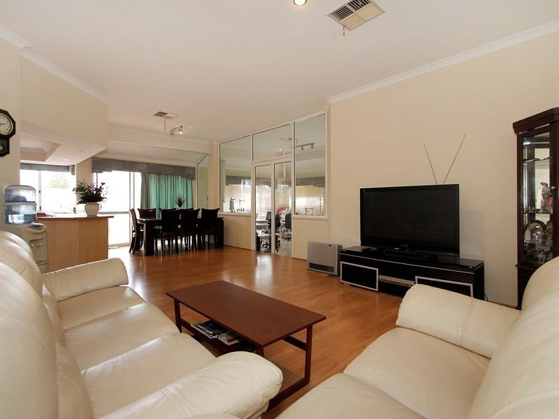 23 Ashdale Boulevard, Darch WA 6065