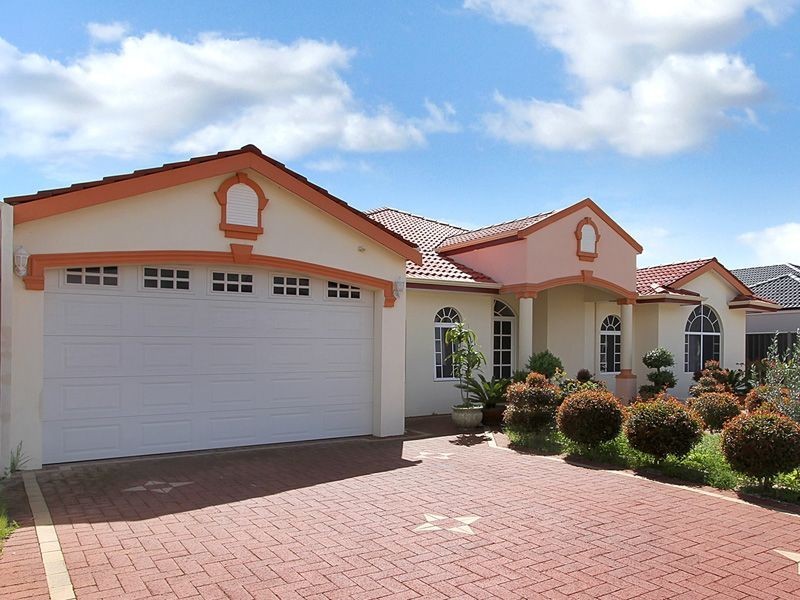 20 Tissington Drive, Darch WA 6065