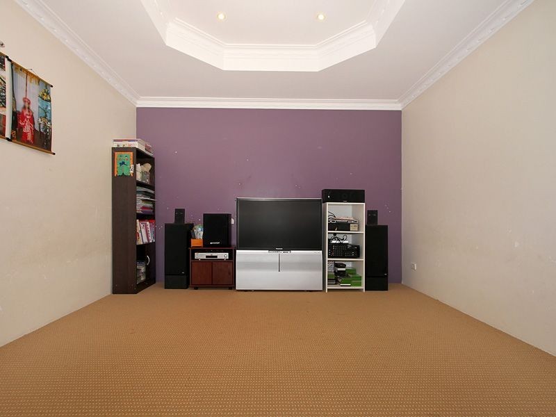 20 Tissington Drive, Darch WA 6065