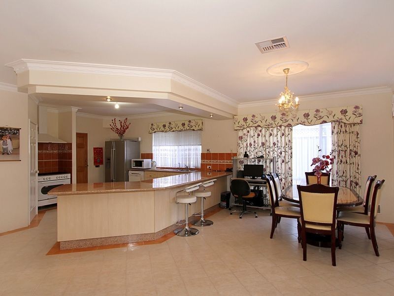 20 Tissington Drive, Darch WA 6065