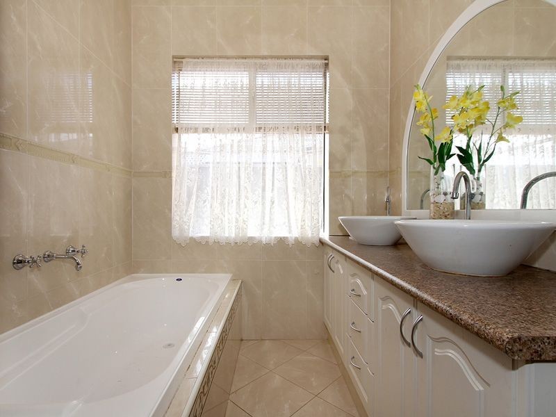 20 Tissington Drive, Darch WA 6065