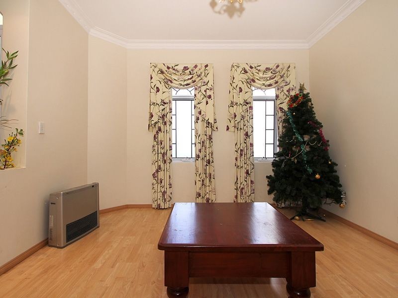 20 Tissington Drive, Darch WA 6065