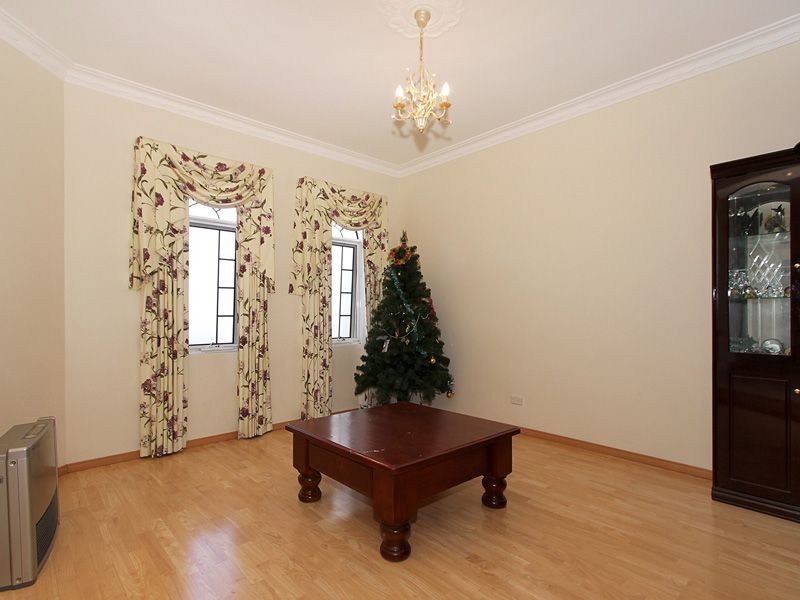 20 Tissington Drive, Darch WA 6065