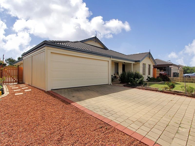 125 Fruit Tree Crescent, Forrestfield WA 6058