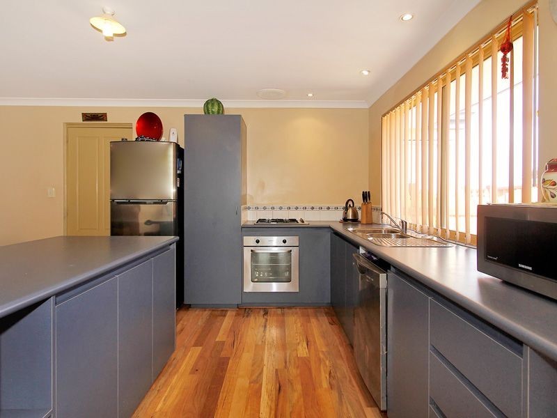 125 Fruit Tree Crescent, Forrestfield WA 6058