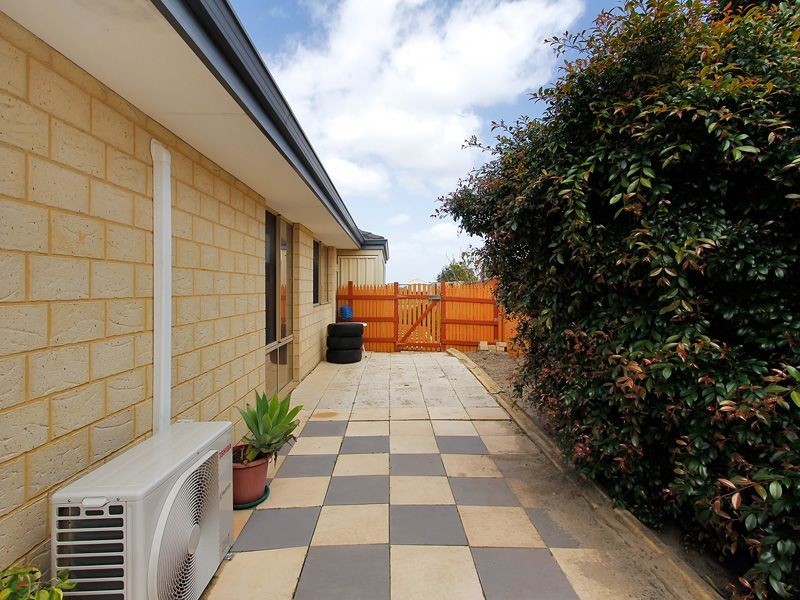 125 Fruit Tree Crescent, Forrestfield WA 6058