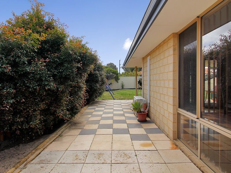 125 Fruit Tree Crescent, Forrestfield WA 6058