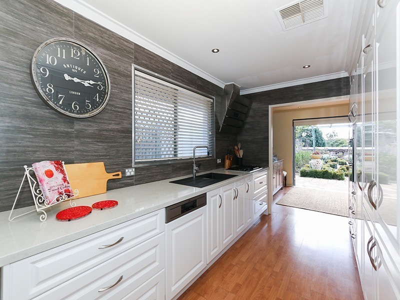 21 Wynne Street, Hazelmere WA 6055