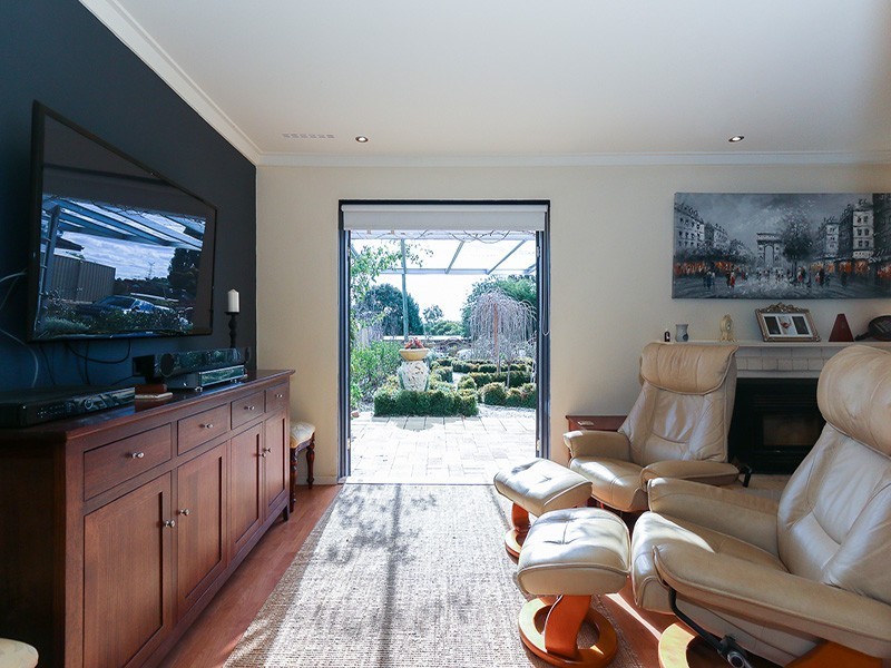 21 Wynne Street, Hazelmere WA 6055