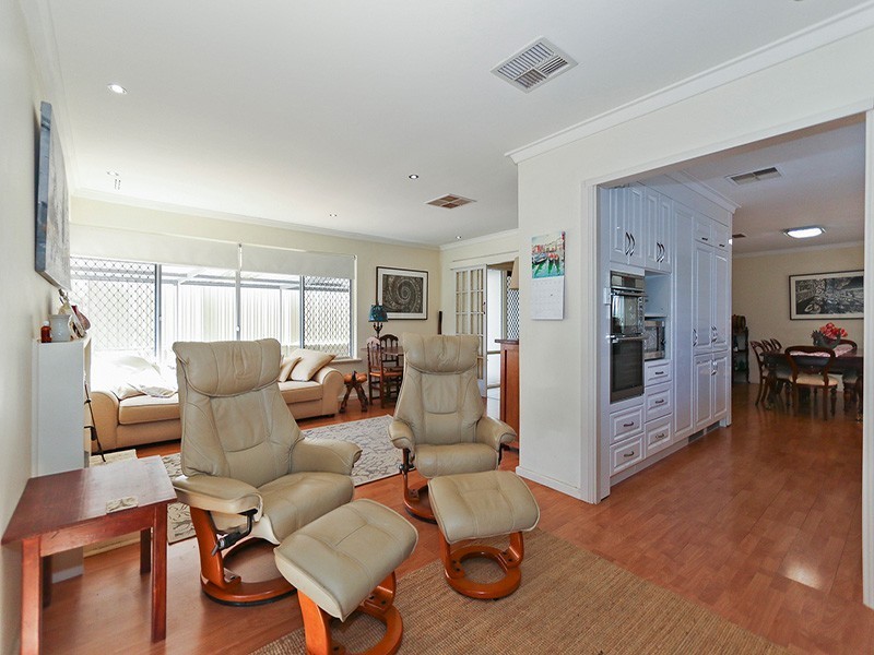 21 Wynne Street, Hazelmere WA 6055