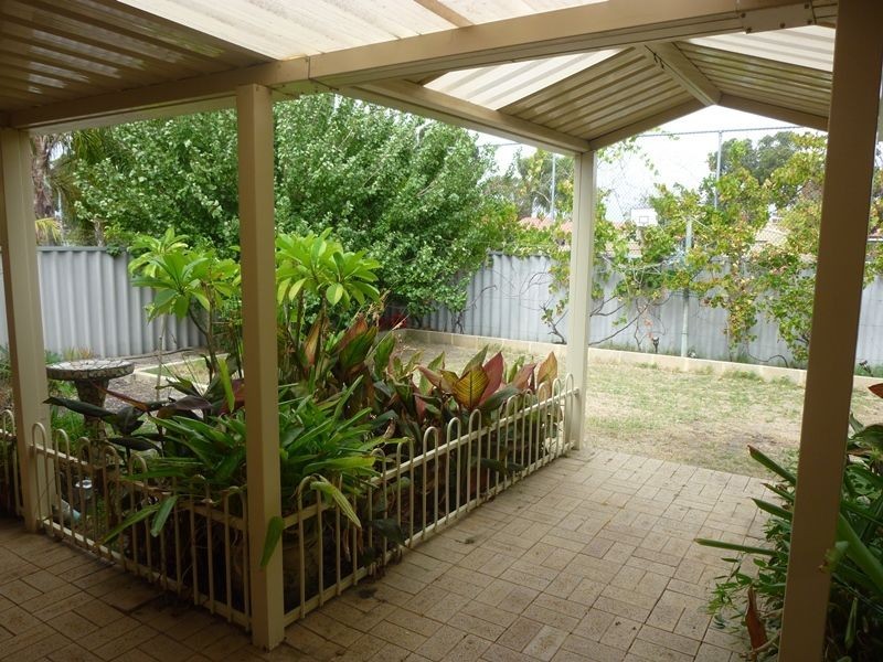 24 Timberlane Cres, Beechboro WA 6063