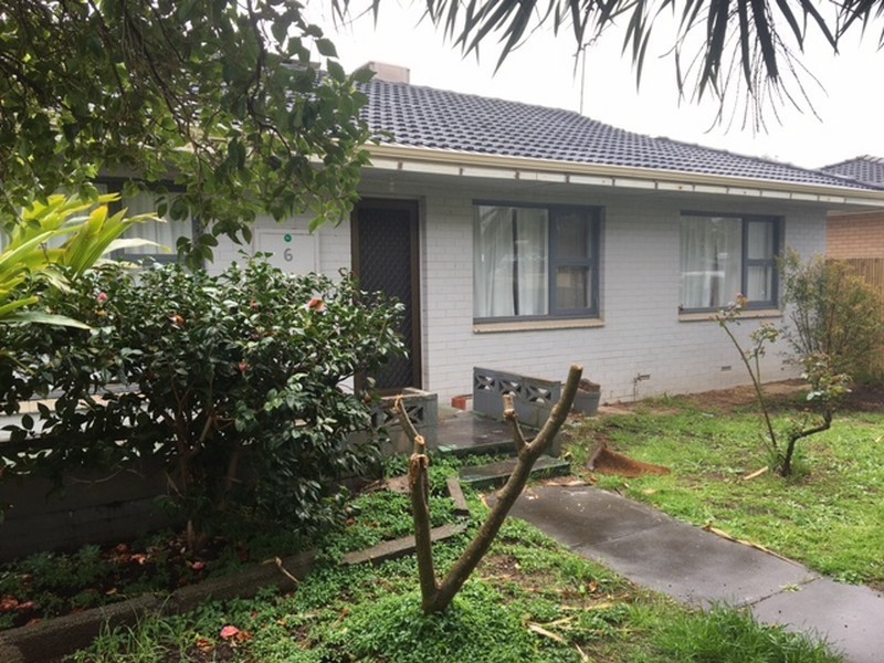 6 Stewartby Cres, Viveash WA 6056