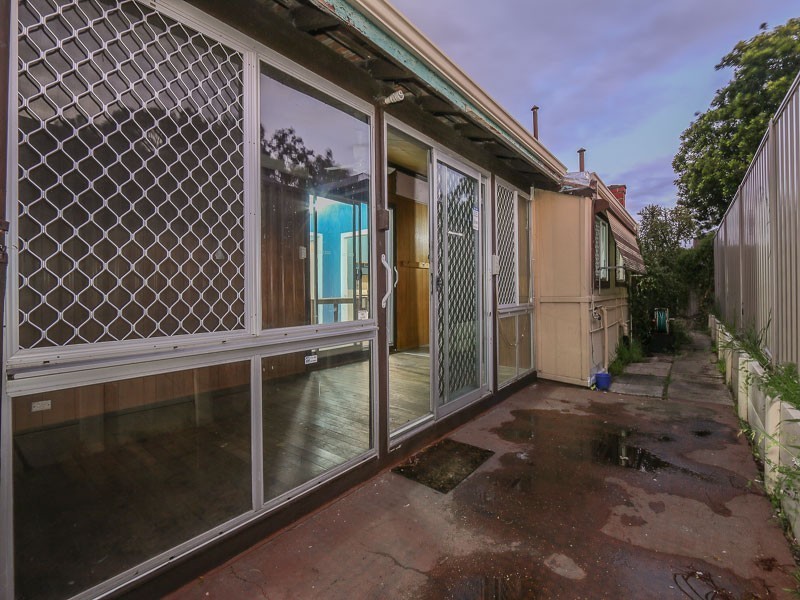 45 Lord St, Eden Hill WA 6054