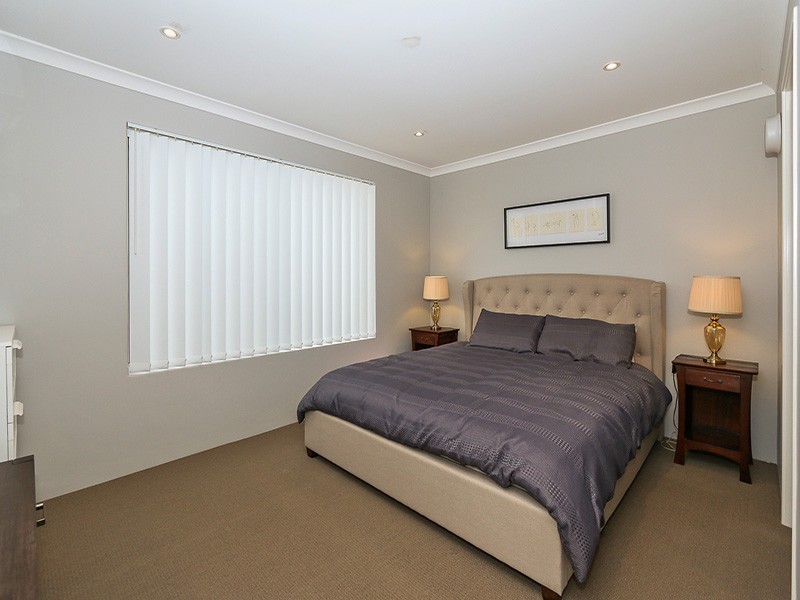205 Suffolk St, Caversham WA 6055