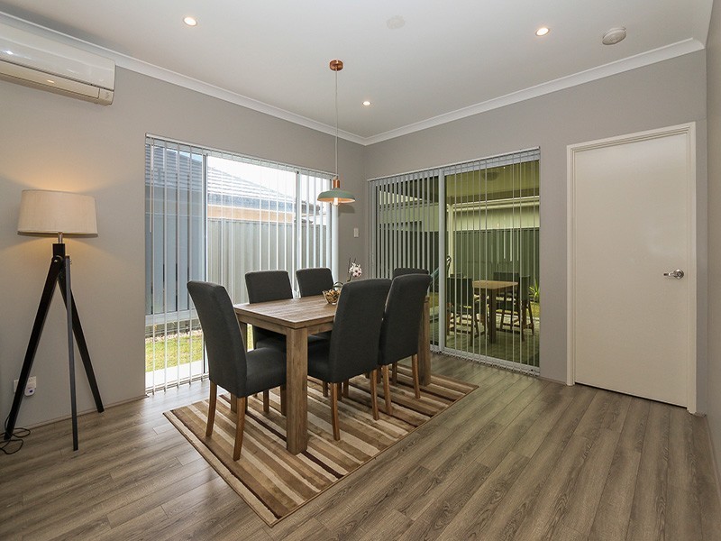 205 Suffolk St, Caversham WA 6055