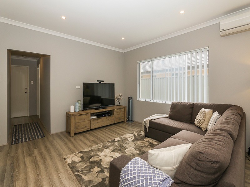 205 Suffolk St, Caversham WA 6055