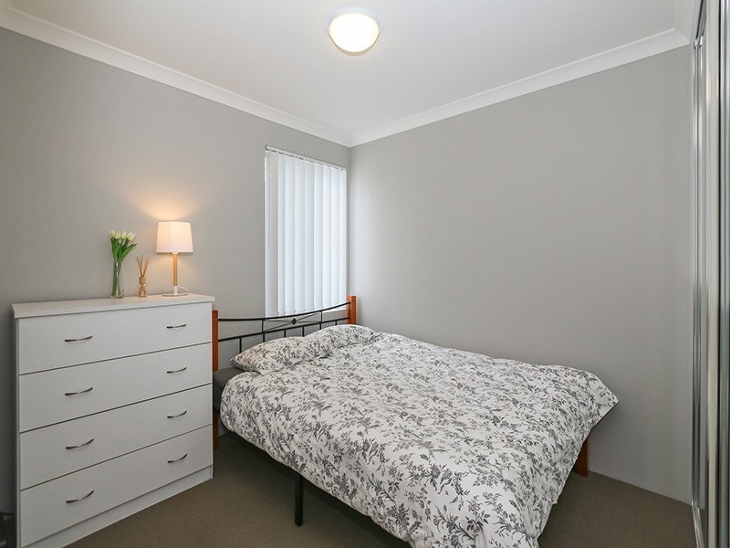 205 Suffolk St, Caversham WA 6055