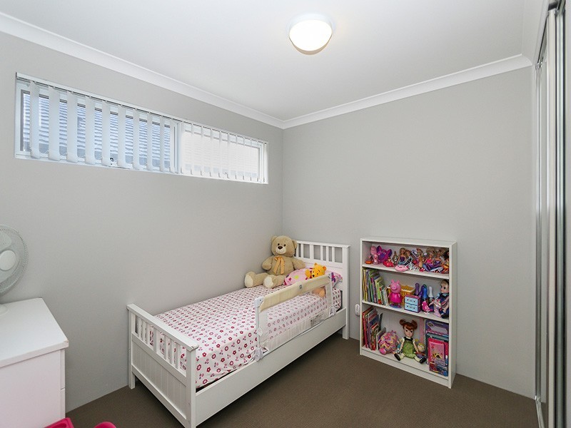 205 Suffolk St, Caversham WA 6055