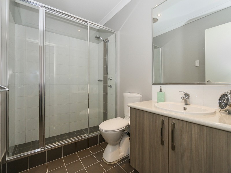 205 Suffolk St, Caversham WA 6055