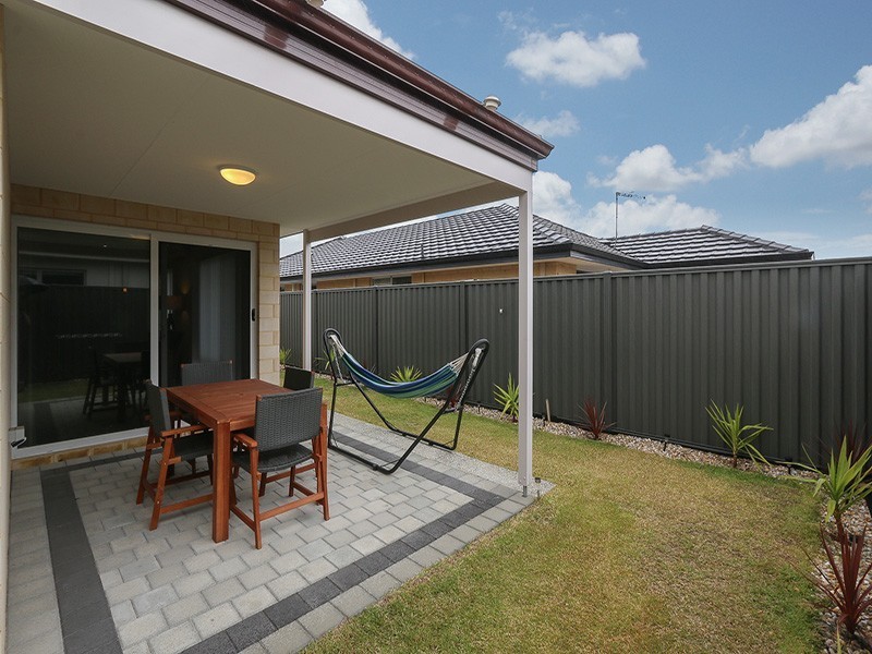 205 Suffolk St, Caversham WA 6055