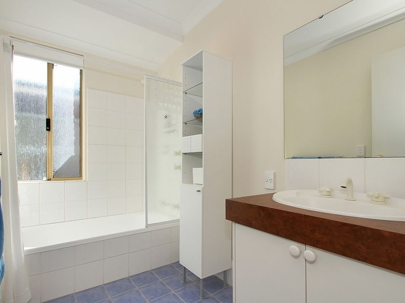 24 Gentle Circle, South Guildford WA 6055