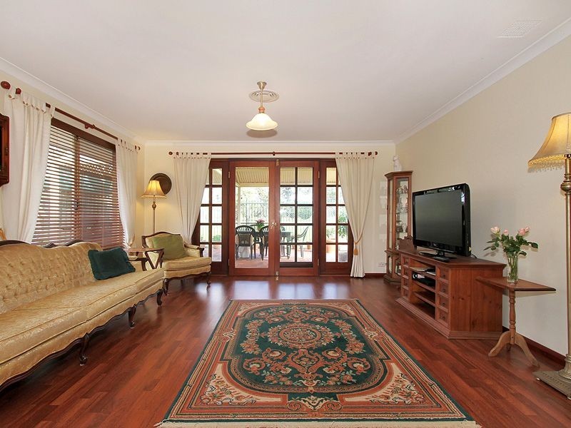 24 Gentle Circle, South Guildford WA 6055