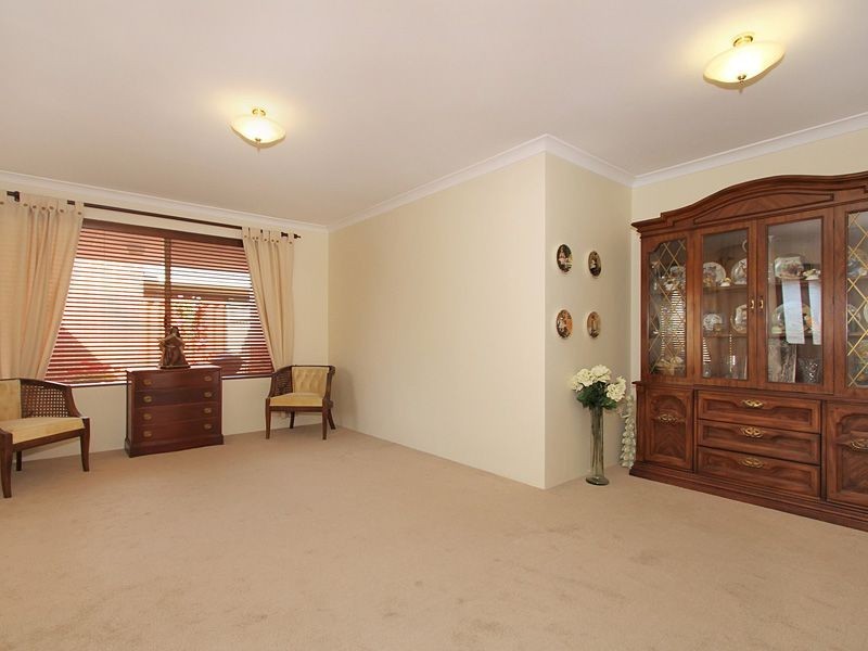 24 Gentle Circle, South Guildford WA 6055