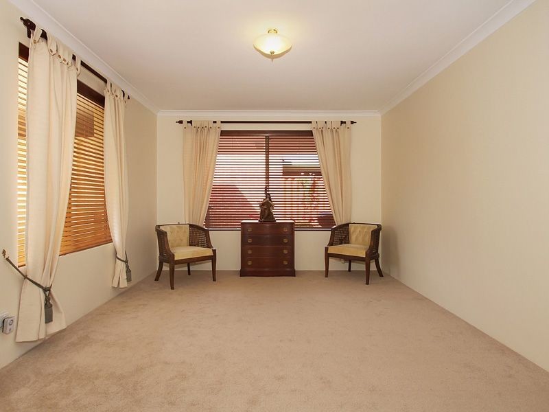 24 Gentle Circle, South Guildford WA 6055