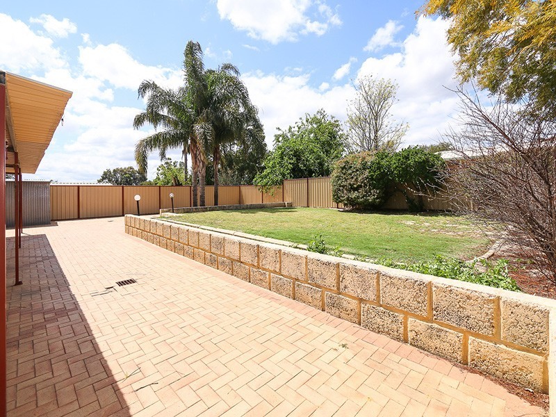 11 The Ridgeway, Swan View WA 6056