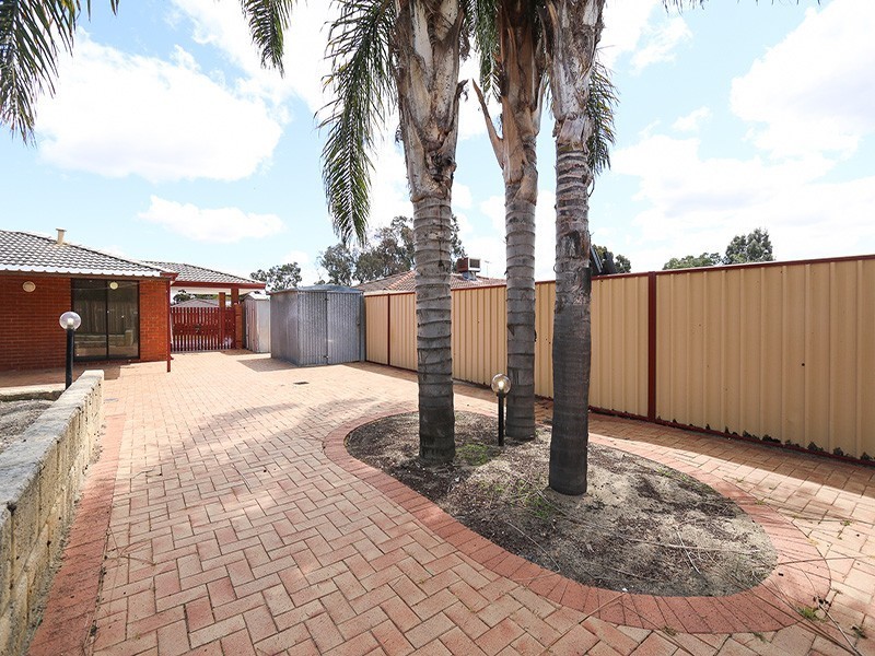 11 The Ridgeway, Swan View WA 6056