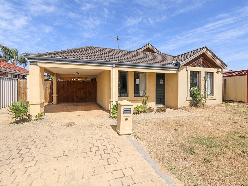 16 Coomer Elbow, South Guildford WA 6055