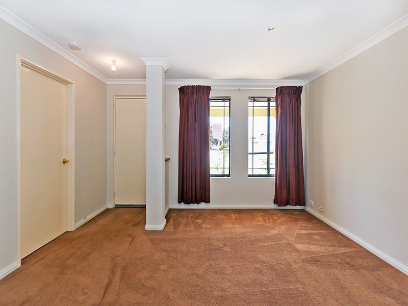 16 Coomer Elbow, South Guildford WA 6055