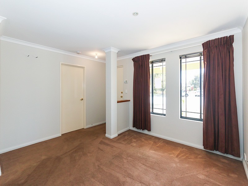 16 Coomer Elbow, South Guildford WA 6055