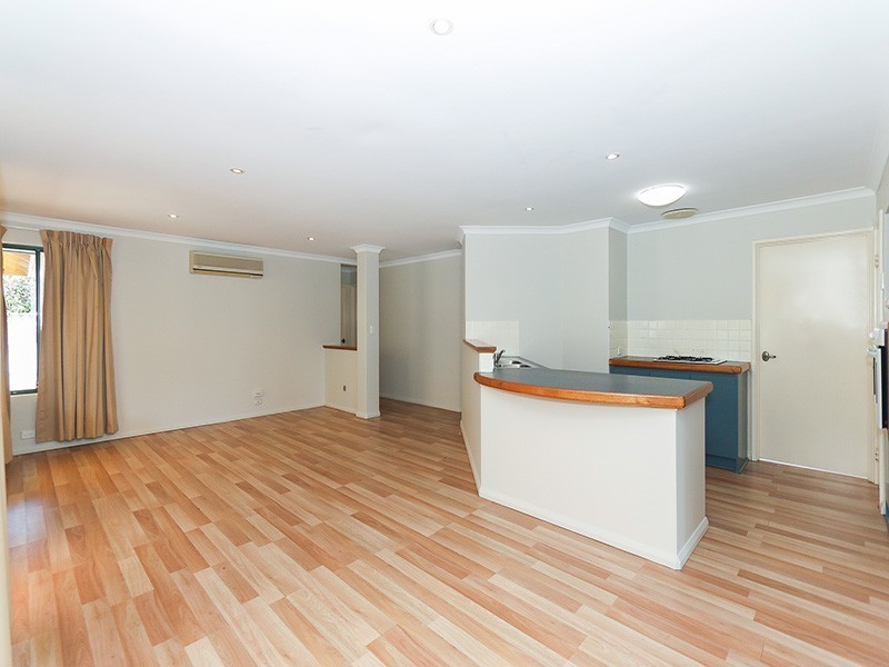 16 Coomer Elbow, South Guildford WA 6055