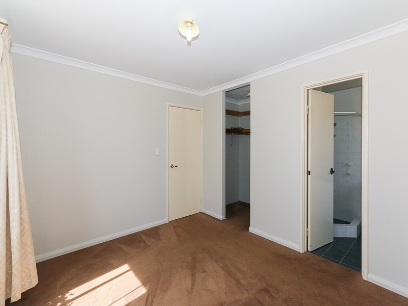 16 Coomer Elbow, South Guildford WA 6055