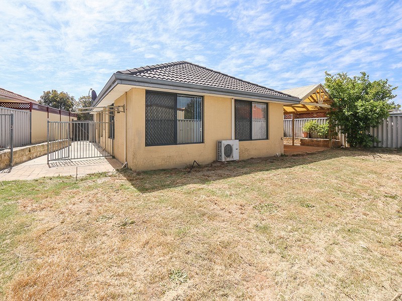 16 Coomer Elbow, South Guildford WA 6055