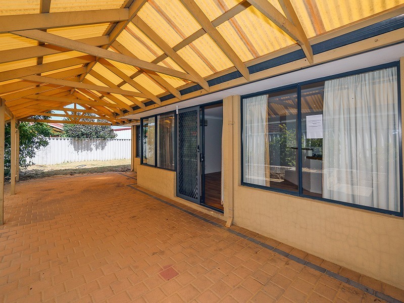 16 Coomer Elbow, South Guildford WA 6055