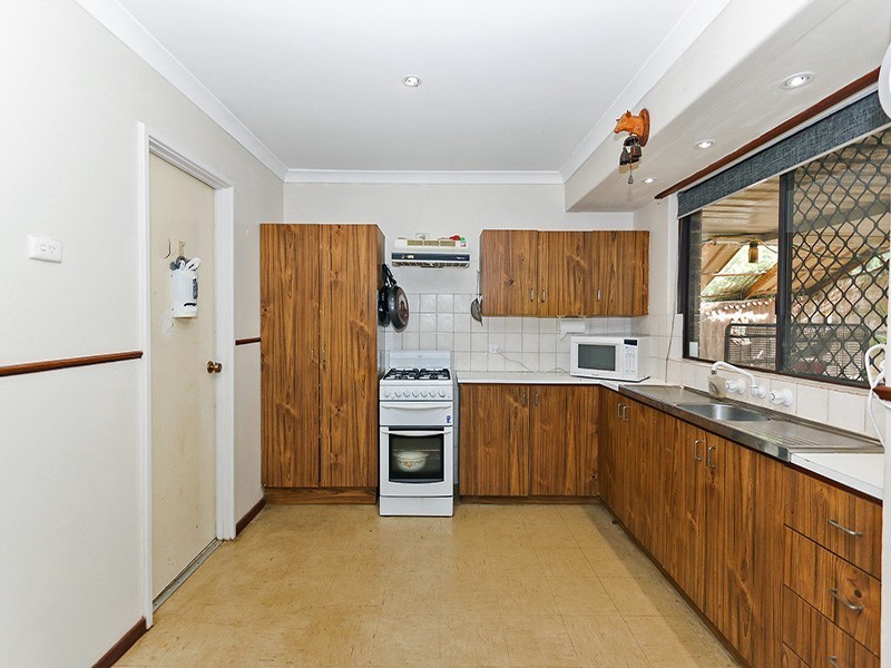11 Meelah Way, Koongamia WA 6056