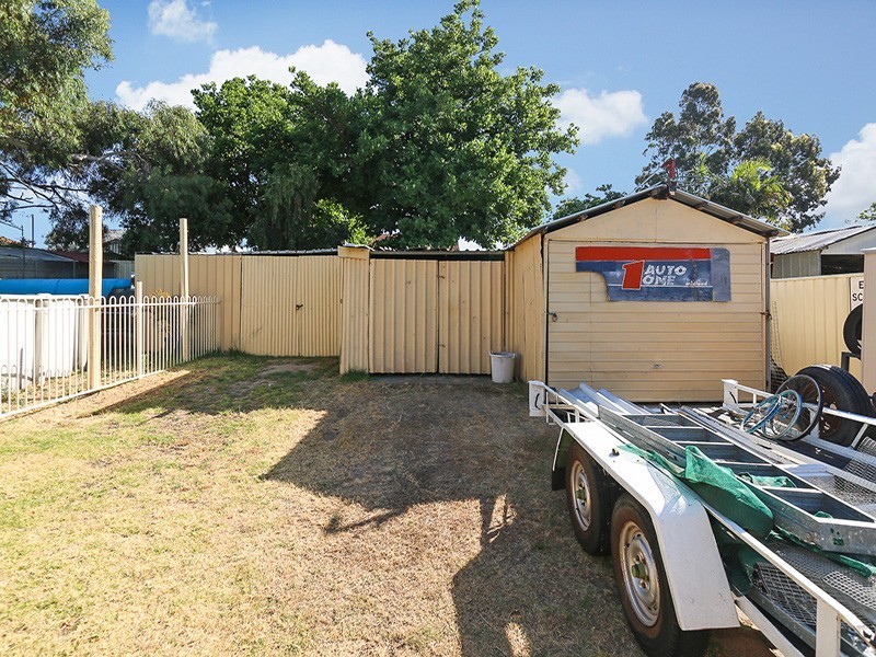 11 Meelah Way, Koongamia WA 6056